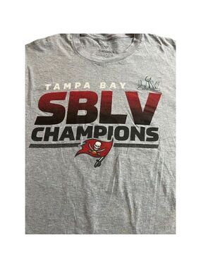 Tampa Bay Buccaneers T-shirt Size M